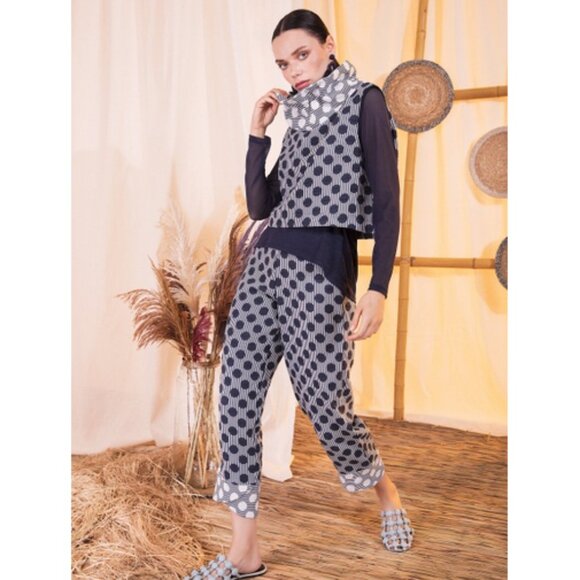 Kozan Alexa Vest in Navy Edgy Artsy Unique Bold Contemporary Statement Piece - Picture 1 of 14